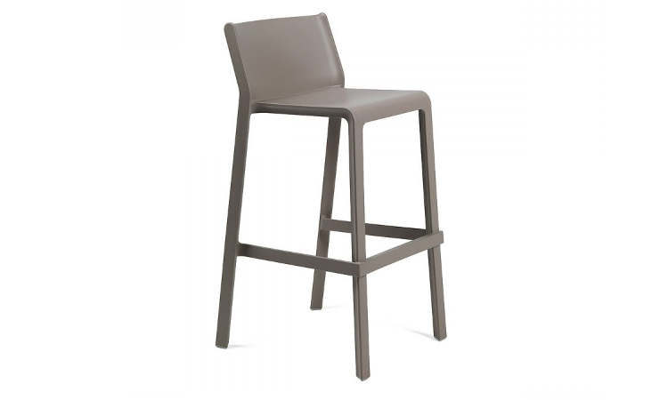 Trill, sgabello moderno per l’outdoor, impilabile