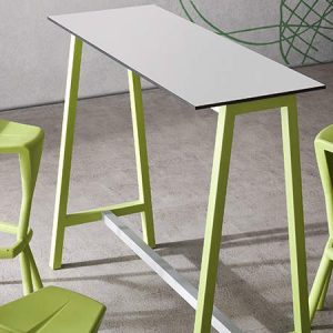Step, tavolo alto per l'arredo di bar e gastrò