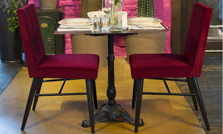 Magenta, sedia ristorante per ambienti interni