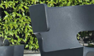 Meg, poltroncina moderna per l’arredo indoor e outdoor