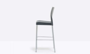 Ice, sgabello impilabile per l'arredo indoor e outdoor