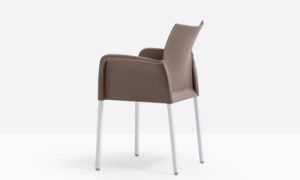Ice, poltroncina per l'arredo indoor e outdoor