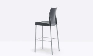 Ice, sgabello impilabile per l'arredo indoor e outdoor