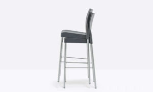 Ice, sgabello impilabile per l'arredo indoor e outdoor