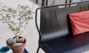 Ola, panca a due posti per l'arredo outdoor