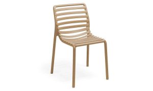 Doga, sedia impilabile per l'arredo outdoor