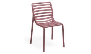 Doga, sedia impilabile per l'arredo outdoor