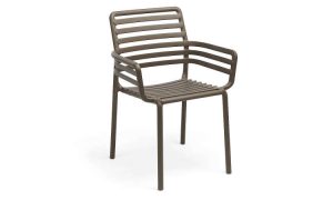 Doga, sedia impilabile per l'arredo outdoor