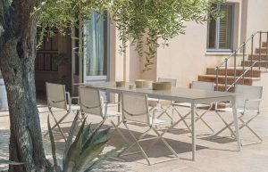 Kira, tavolo allungabile per l’arredo indoor e outdoor