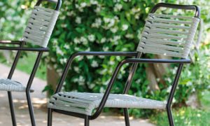 Memphis, sedia con braccioli per l'arredo outdoor