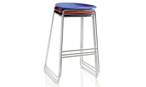 John John, sgabello impilabile per l'arredo indoor e outdoor