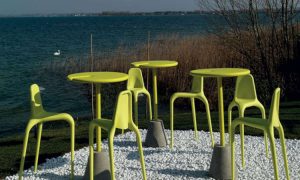 Set-Up, tavolo bar a basamento centrale per l’arredo outdoor