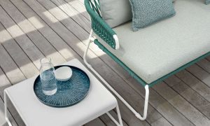 Lisa, divano due posti per l'arredo outdoor