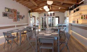 Nova, tavolo ristorante per l'arredo indoor e outdoor