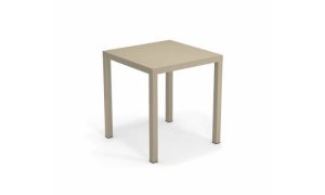 Nova, tavolo ristorante per l'arredo indoor e outdoor