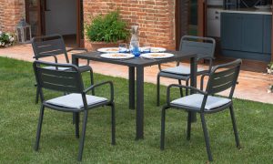 Nova, tavolo ristorante per l'arredo indoor e outdoor