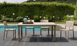 Emi, sedia outdoor per l'arredo contract