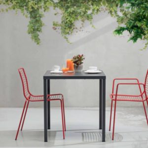 Summer, tavolo ristorante per l'arredo outdoor
