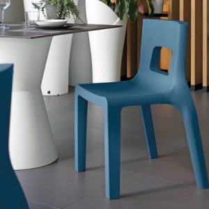 Eos, sedia moderna impilabile per l'arredo indoor e outdoor