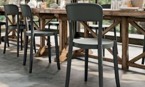 Torre, sedia classica, impilabile, per l'arredo indoor e outdoor