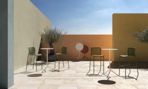 Momo Net, sgabello a rete metallica per l'arredo outdoor