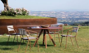 Slot Rope, sedia con braccioli per l'arredo giardino