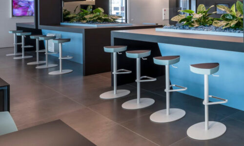 Kensho, sgabello moderno per l'arredo indoor