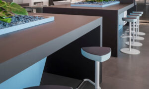 Kensho, sgabello moderno per l'arredo indoor
