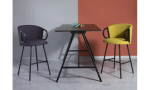Cucaracha Slim. sgabello imbottito per l'arredo indoor