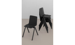 Stack, sedia moderna impilabile per l'arredo indoor e outdoor