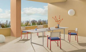 Guinea, sedia con braccioli per l’arredo giardino