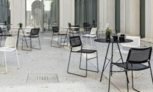 Break, tavolo bistrot a tre o quattro gambe, arredo outdoor