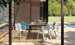 Ador, sedia impilabile per l'arredo indoor e outdoor