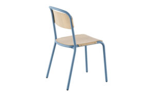 SKOL wood, sedia impilabile per l'arredo indoor