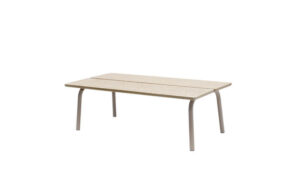 Brezza, tavolino basso per l'arredo bar indoor