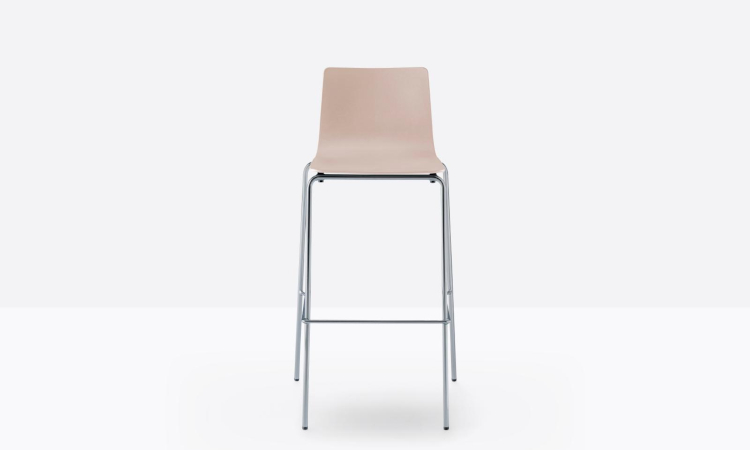 Inga 5607, sgabello impilabile per l'arredo indoor