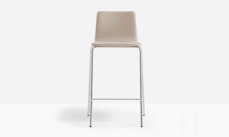 Inga 5686, sgabello con scocca imbottita