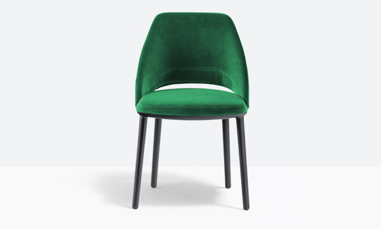 Vic 655, poltroncina imbottita per l'arredo indoor