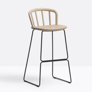 Nym 2859, sgabello in legno per spazi hospitality e workspaces & corporate