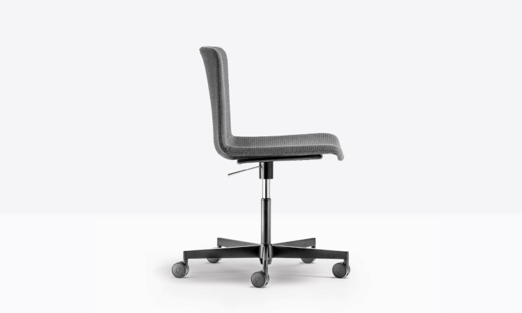 Tweet 891/4, sedia imbottita con rotelle per l'arredo workspaces & corporate