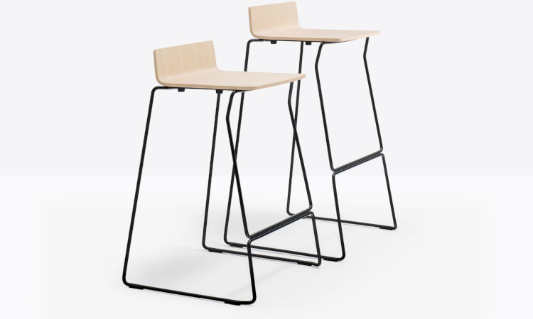 Osaka metal 5716, sgabello impilabile con struttura a slitta