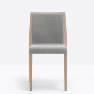 Young 424, sedia imbottita, struttura in legno, impilabile